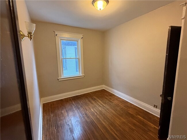 Building Photo - 319 Bryant St