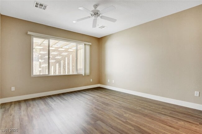 Building Photo - 2320 Meteor Shower St