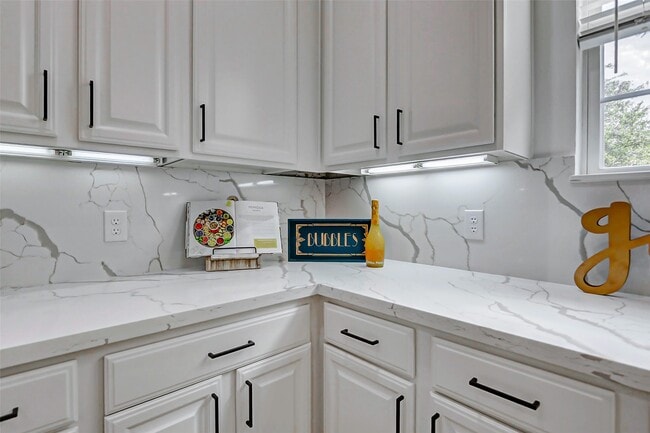 Building Photo - 5 Versante Ct