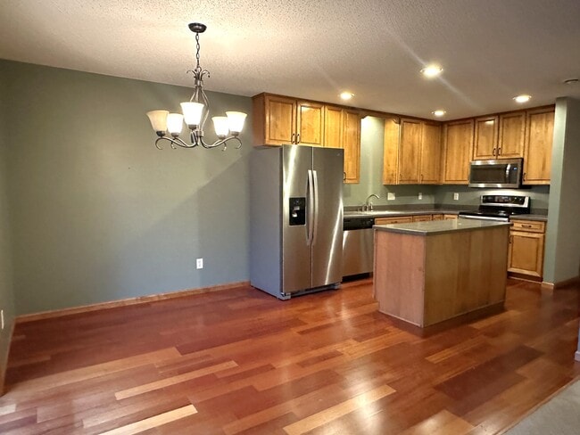 Building Photo - 11448 Town Center Dr