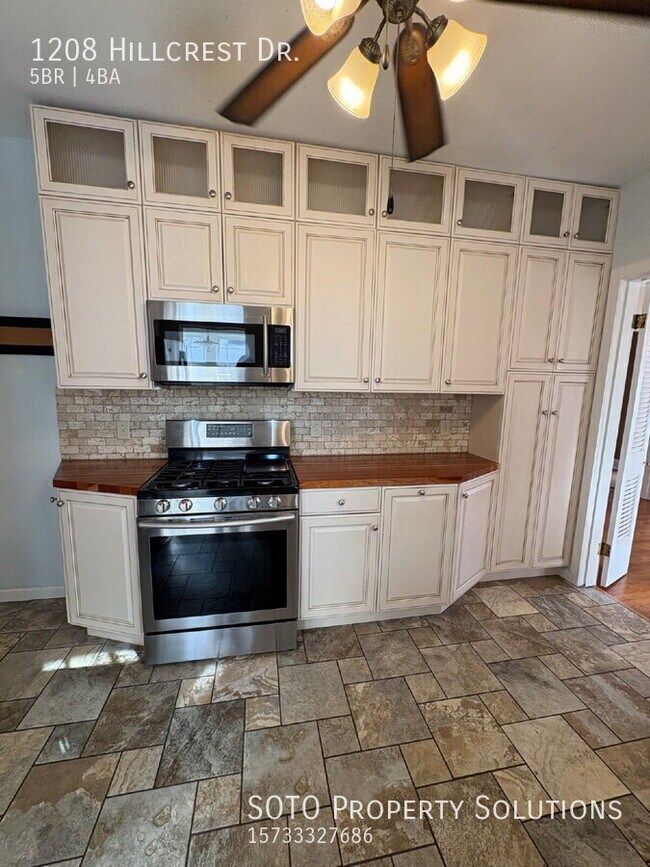 Building Photo - 1208 Hillcrest Dr