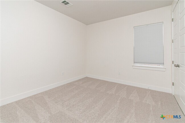 Building Photo - 308 Saturnia Dr