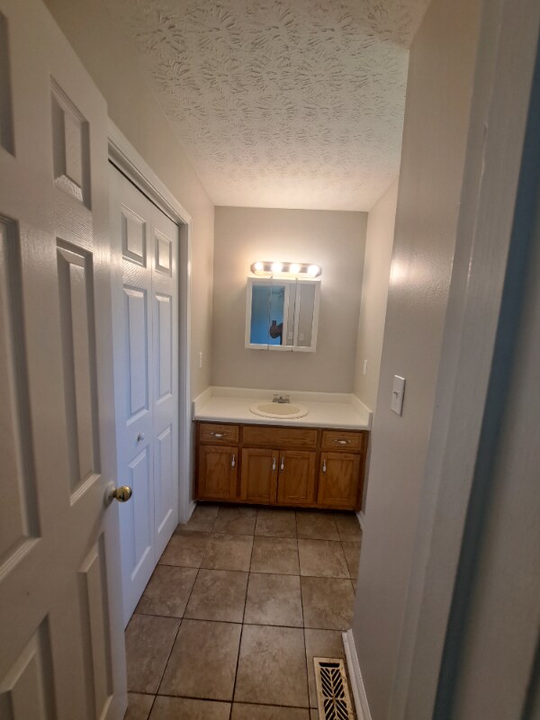 Building Photo - 201 Granite St