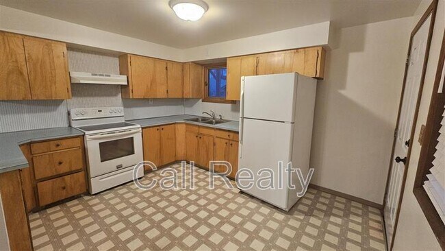 Building Photo - 714 W Kiernan Ave