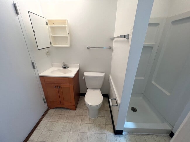 Building Photo - 7 Bedroom located Downtown Ann Arbor