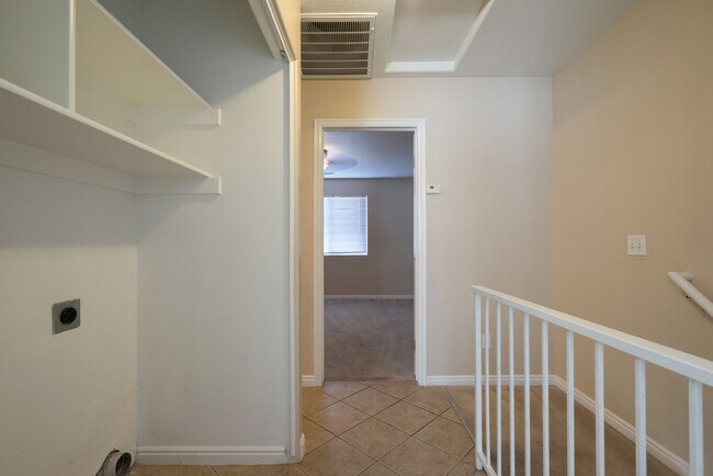 Building Photo - Utilities Included! Beautiful 2 Bedroom Townhome in Ivins