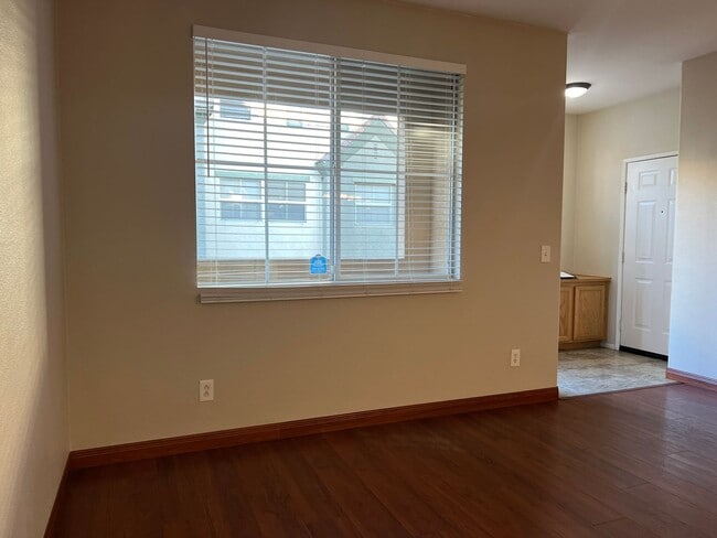 Building Photo - Great 2-bedroom 2 bath condo with A/C, 1 car garage and additional