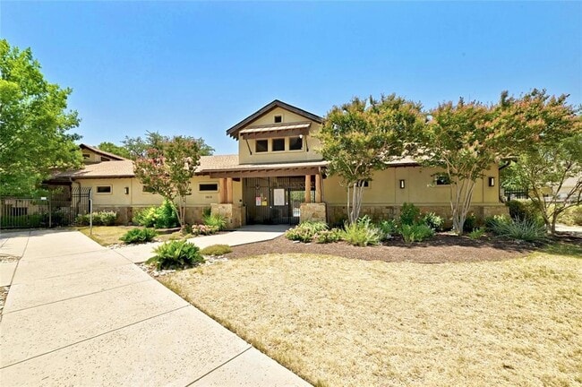 Building Photo - 613 Hickory Run Dr