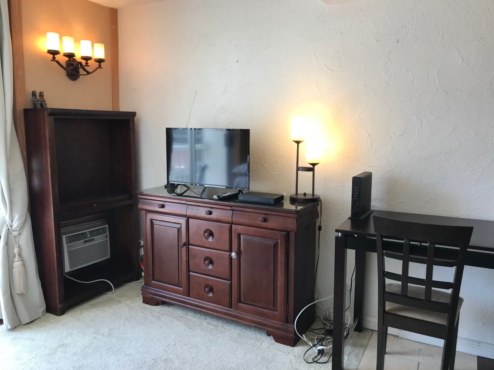 Building Photo - 1920 Ala Moana Blvd