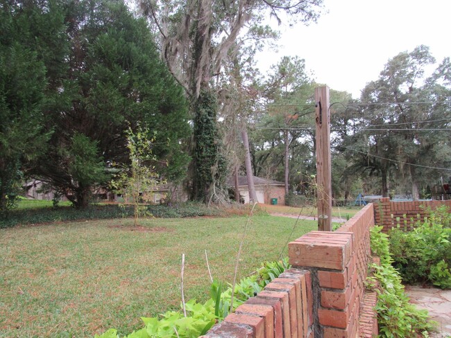 Building Photo - Brick Home in Old Wood Valley