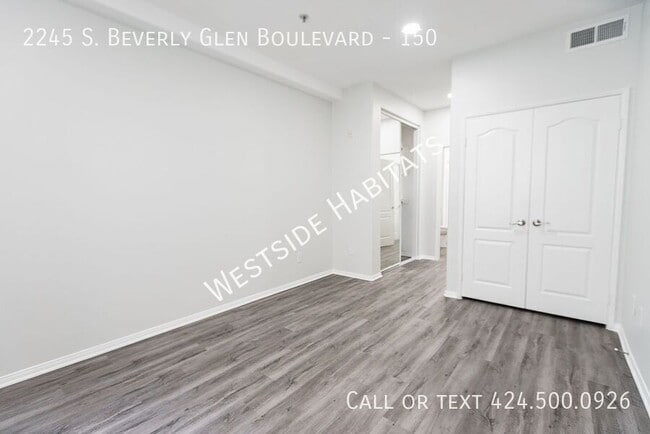 Building Photo - 2245 S Beverly Glen Blvd