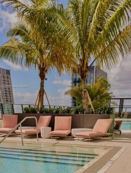 Building Photo - 11 NE 6th St