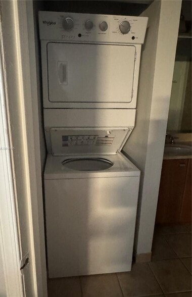 Building Photo - 1355 Crystal Way