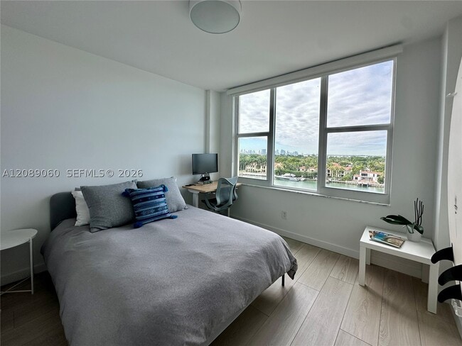 Building Photo - 5600 Collins Ave