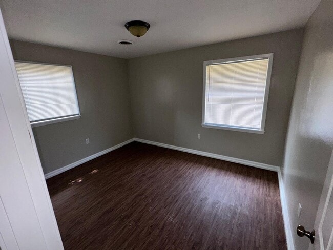 Building Photo - 3218 Meadow Forest Dr