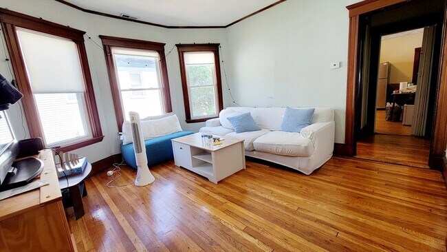 Building Photo - 34 George St