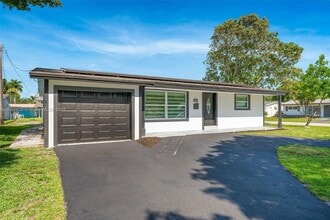 Building Photo - 2600 NW 68th Way