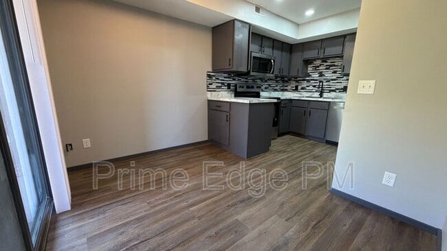 Building Photo - 1741 Ridgehaven Ct