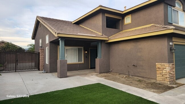 Building Photo - Beautiful 5bed 3bath Colton Home!