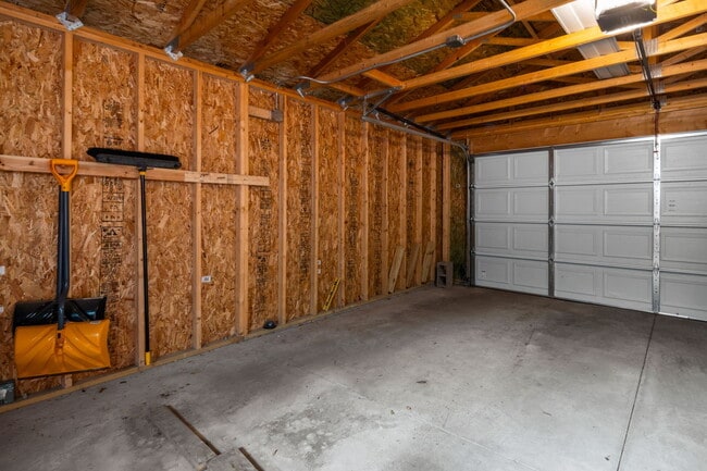 Building Photo - 6609 S Drexel Ave