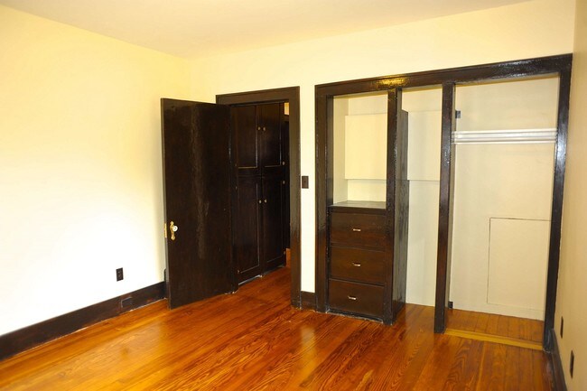 Building Photo - 1213 Lake Michigan Dr NW