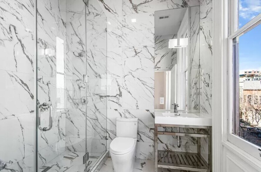 Building Photo - 3337 22nd St