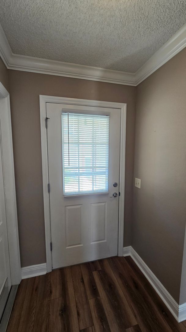 Building Photo - 2 bedroom 2 bath located in Ashleigh Villas