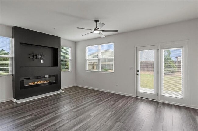 Building Photo - 595 Magnolia Cir