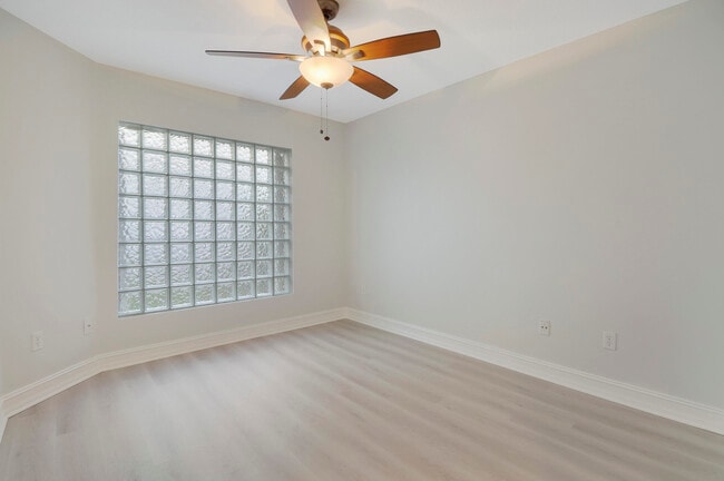 Building Photo - 11351 Majestic Acres Terrace