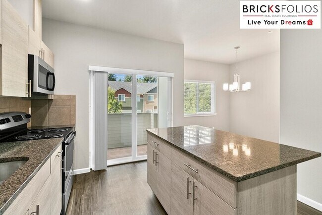 Building Photo - Exquisite Rental Home in Olympia, Close to JBLM & Hospitals!
