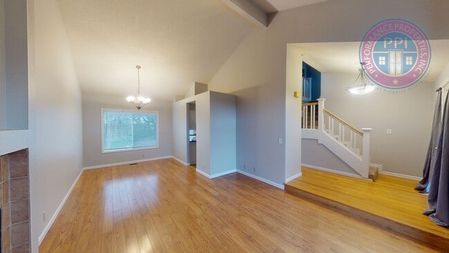 Building Photo - Beaverton / Stylish Open Floor-Plan - 5 Bedrooms, 3 Car Garage, Central Air