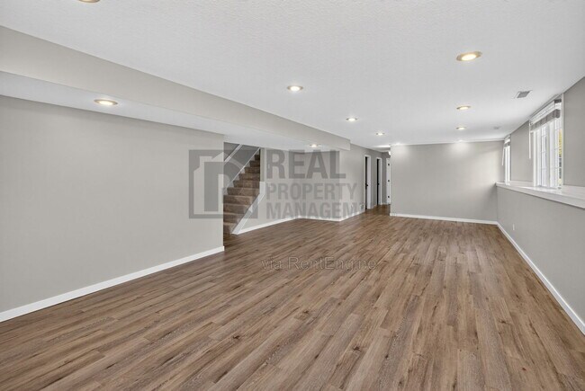 Building Photo - 2305 NE Hanover Ct
