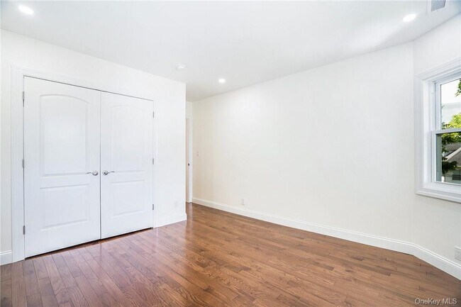 Building Photo - 49 Rockledge Ave