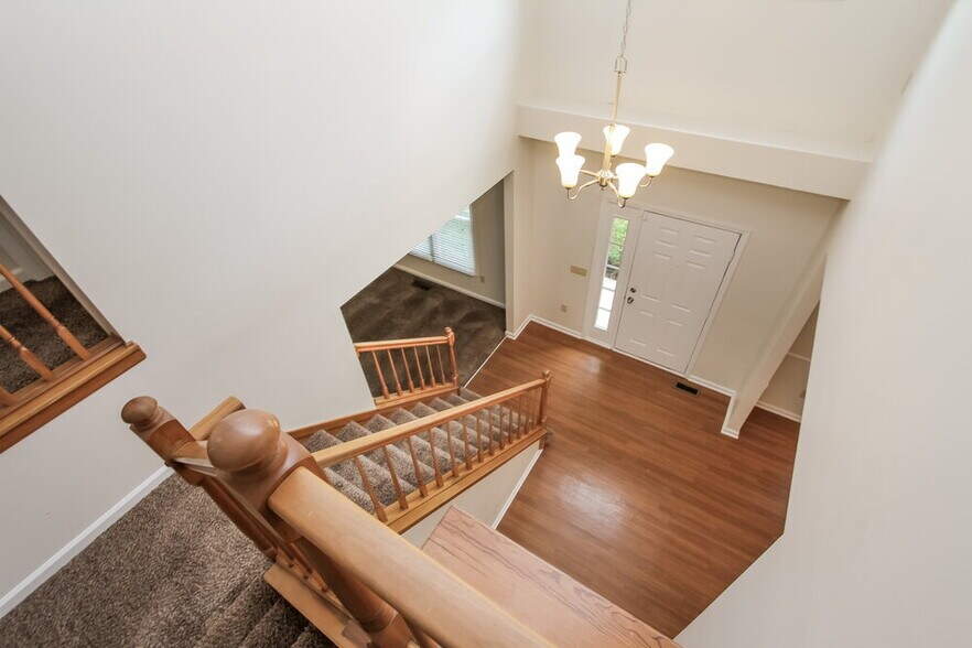 Building Photo - 5828 Mustang Ct