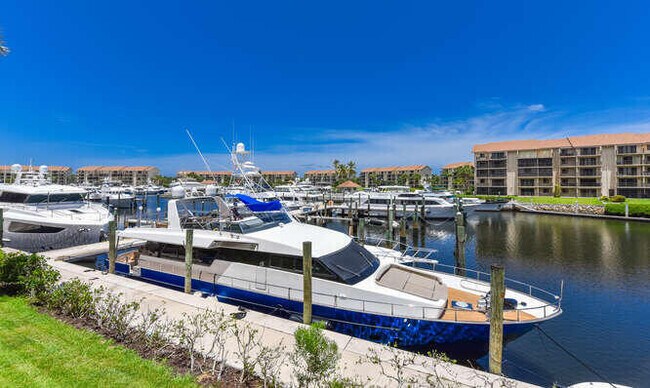 Building Photo - 2301 Marina Isle Way