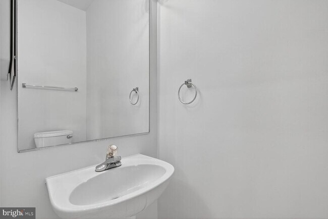Building Photo - 5223 Ballycastle Cir