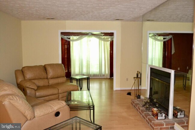 Building Photo - 12183 Cardamom Dr