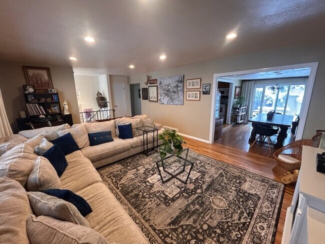 Building Photo - 631 Virginia St