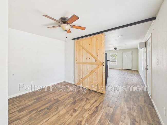 Building Photo - 313 SW 35th Ave