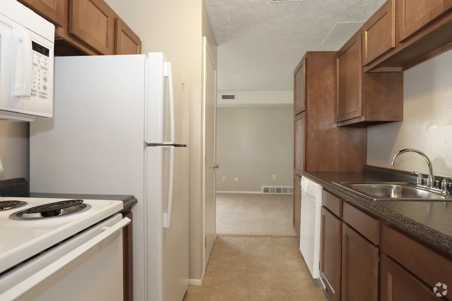 Kitchen - Lakeway Woods Apartments