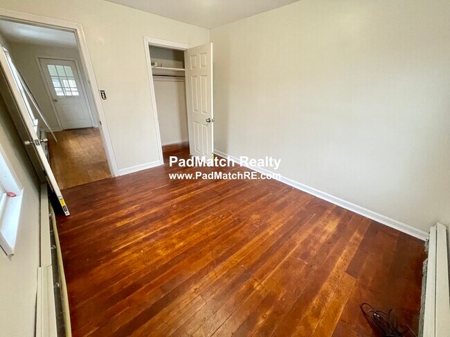 Building Photo - 65 Crystal St