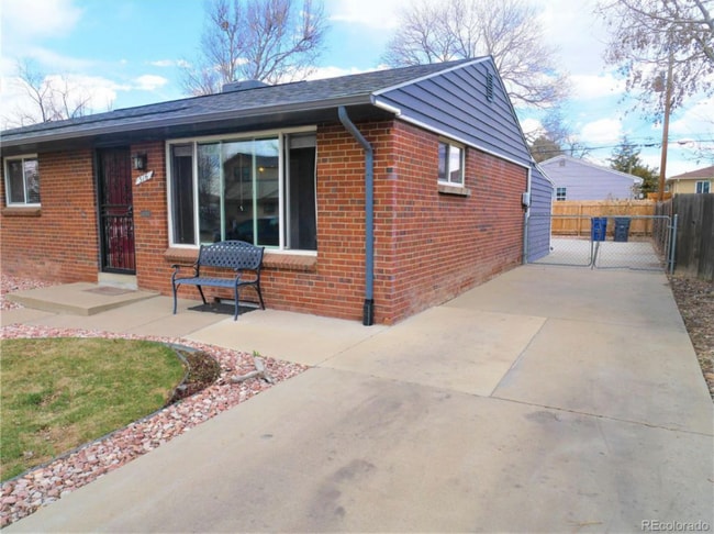 Building Photo - 516 Elmira St