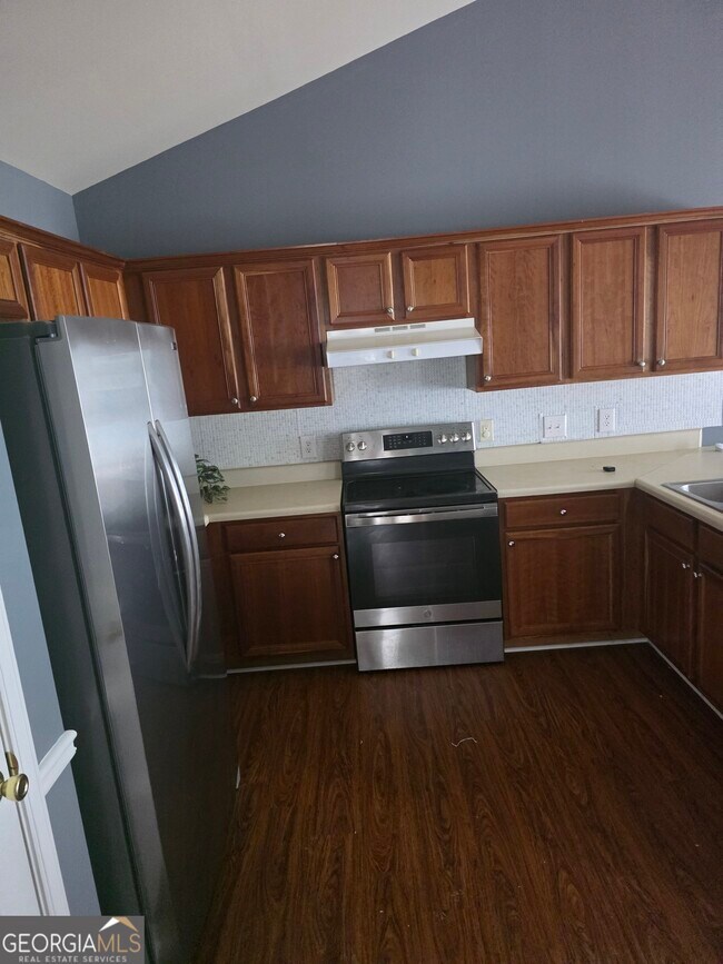 Building Photo - 4550 Parkview Walk Dr