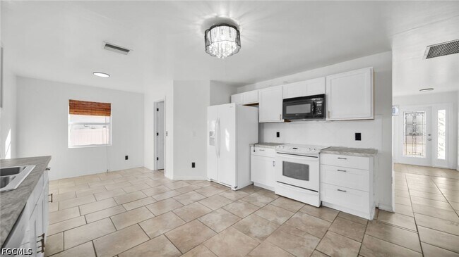 Building Photo - 918 Acroft Ave