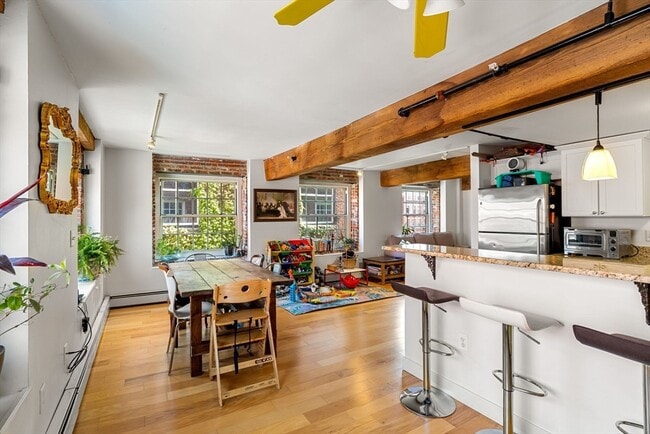 Building Photo - 240 Jackson St