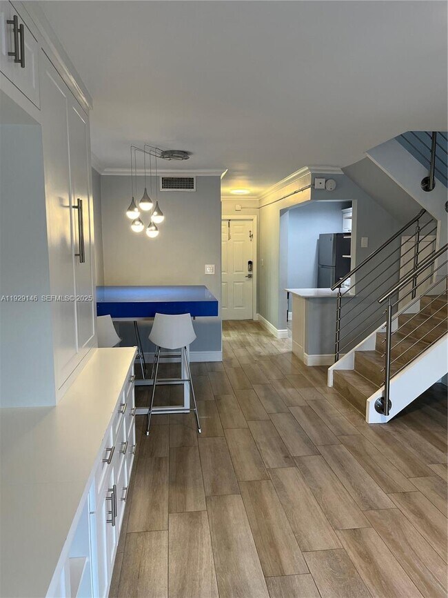 Building Photo - 8650 SW 67th Ave