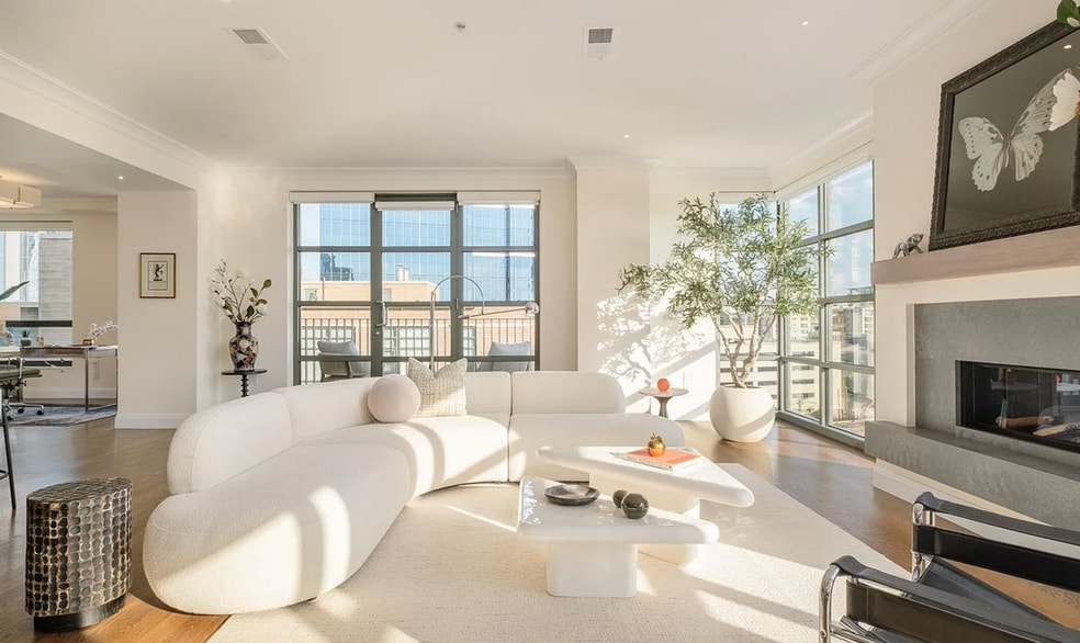 Building Photo - 1590 Little Raven St