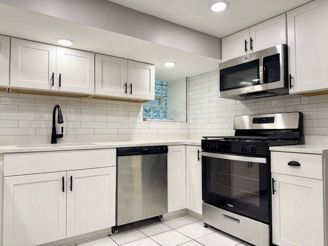 Building Photo - 4200 N Damen Ave