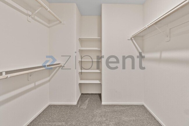 Building Photo - Unit Unit 3