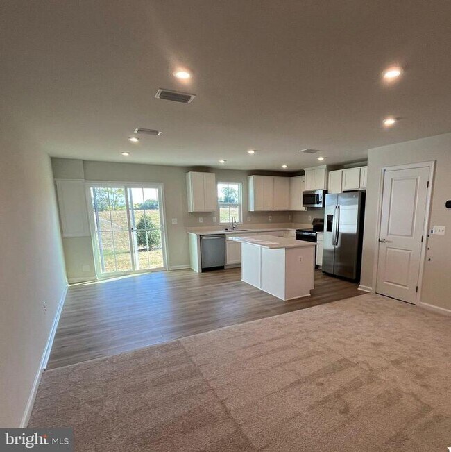 Building Photo - 2737 Apricot Dr